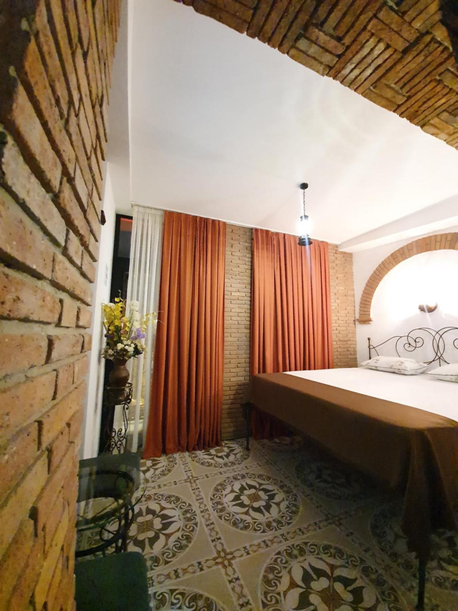 Janashia Boutique Hotels Tbilisi Quarto foto